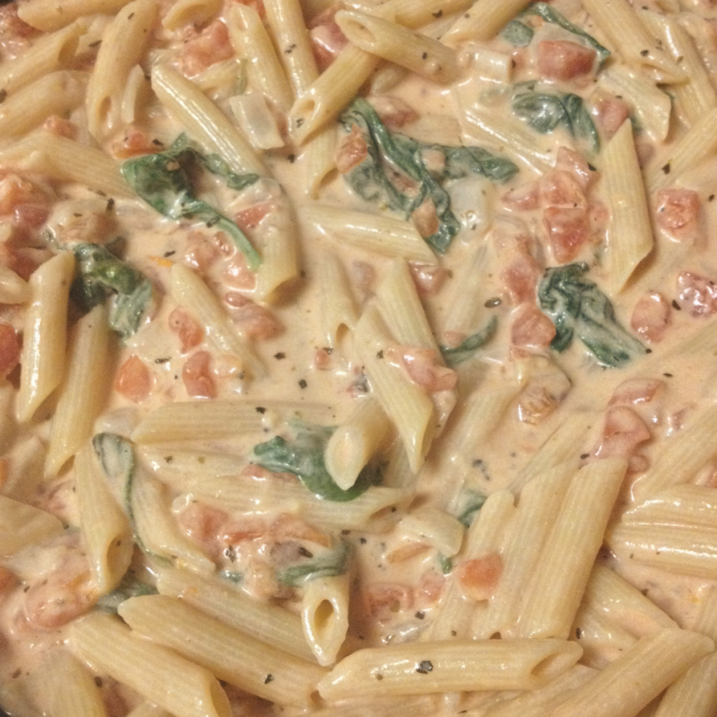 Read more about the article Creamy Tomato and Spinach Pasta with Chicken Recipe